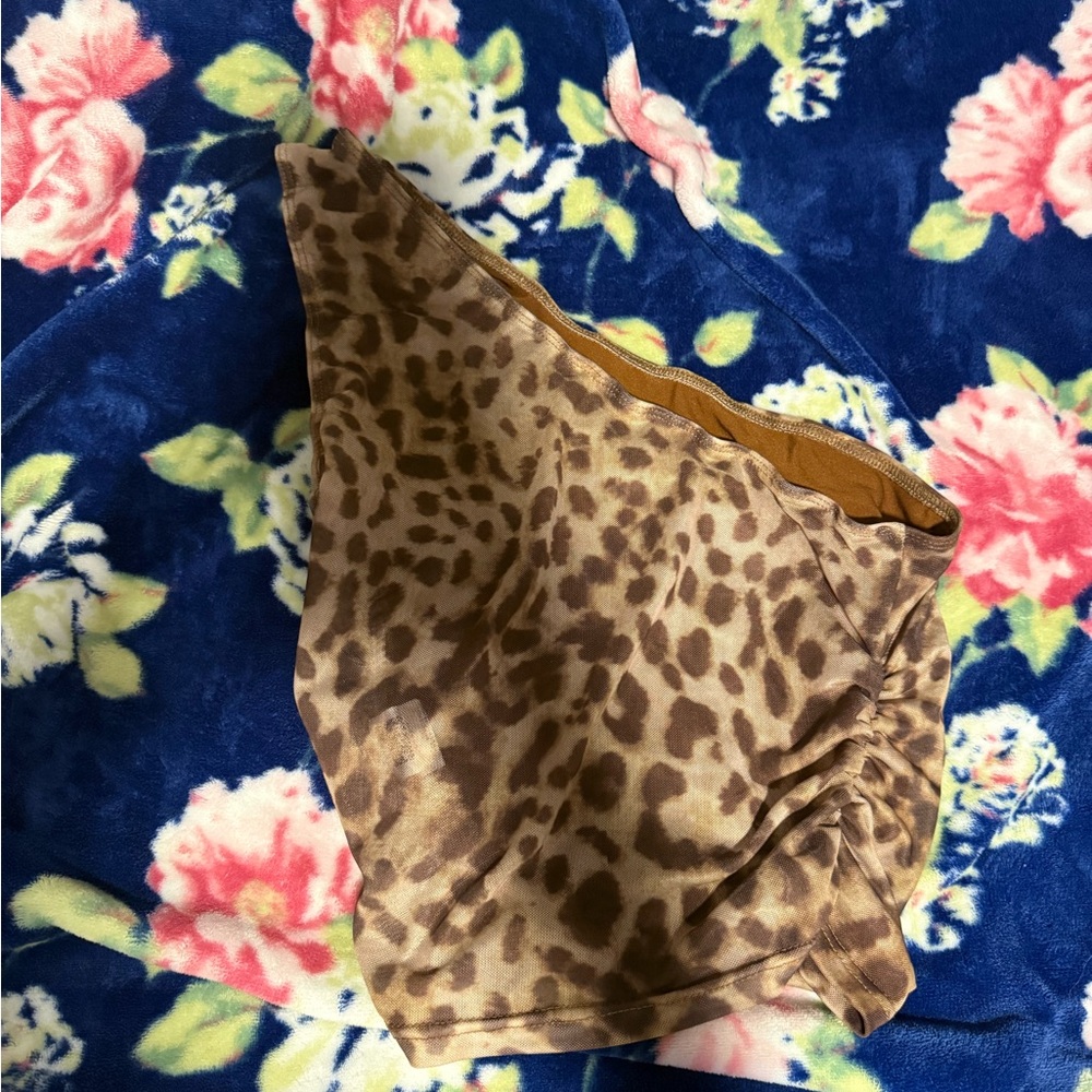 SHEIN Brown Leopard Print One-Shoulder Top